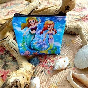 🖤SOLD🖤Girls Small Change Purse & Free Pack of 24 Crayons